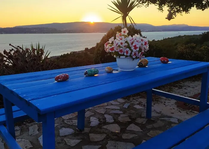 Elena Seaview House *