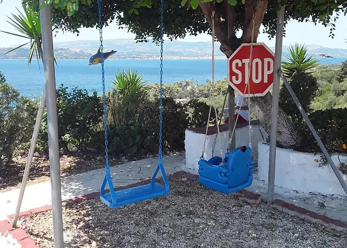 Elena Seaview House *