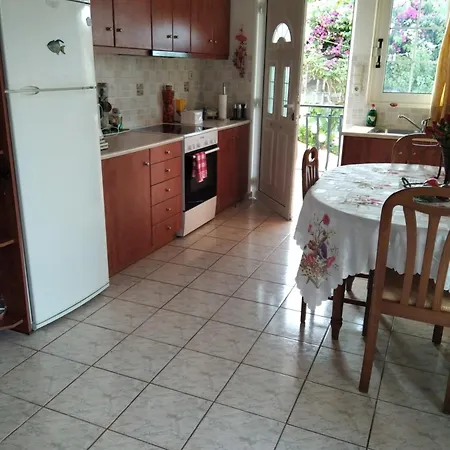 Elena Seaview House Apartmán